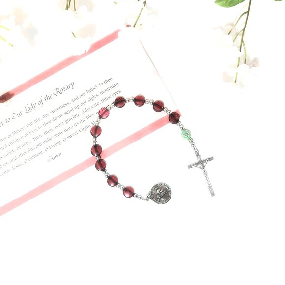 Trinity Missions Rosary Chaplet One Decade Red Beads & 3 Blessed Mother Medals - Picture 3 of 6